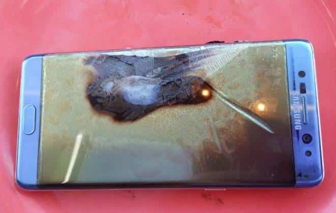 Samsung anuncia o fim da fabricação de celular que explodia